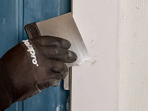 Dalapro Wood Finish Plus - weiße, extrafeine Handspachtelmasse für Holzflächen