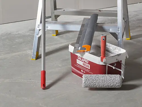 Speed Max Roller –  Schwarze Rolle mit speziellem Bügel für Spachtelarbeiten