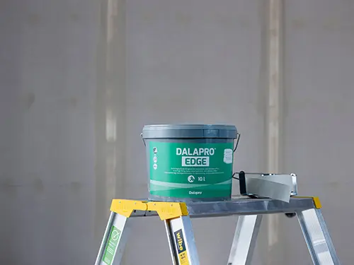 Dalapro Edge - Handspachtelmasse mit Klebewirkung und besonders hoher Füllkraft